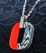Load image into Gallery viewer, Fushia Medium Pendant (with chain)